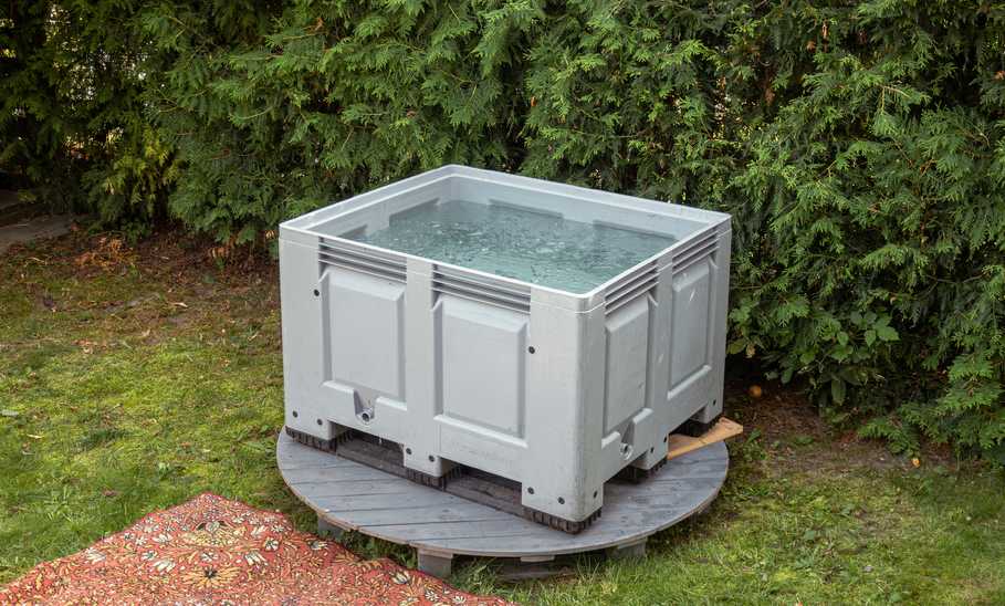 Cold Plunge Tub in garden