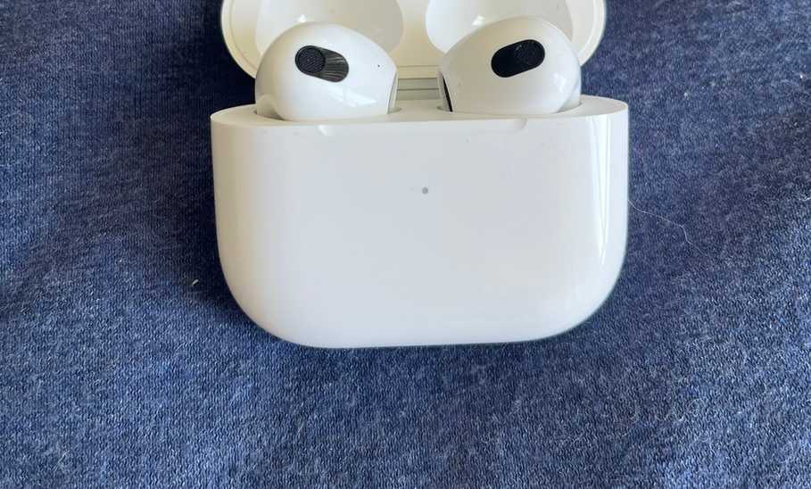 Apple AirPods 3 